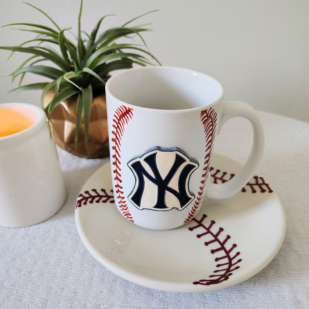 NY YANKEES Baseball Themed Mug and Saucer Set